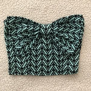 LA Hearts Strapless Crop Top